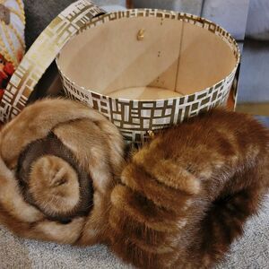 #Vintage #Chicago #Genuine #Mink #Fur Hats Set w/ Chas A Stevens Hatbox 50s-60s